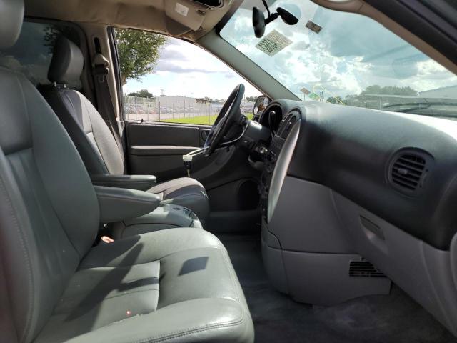 Photo 5 from auction – 2005 CHRYSLER TOWN & COU with VIN 2C4GP54L15R511886