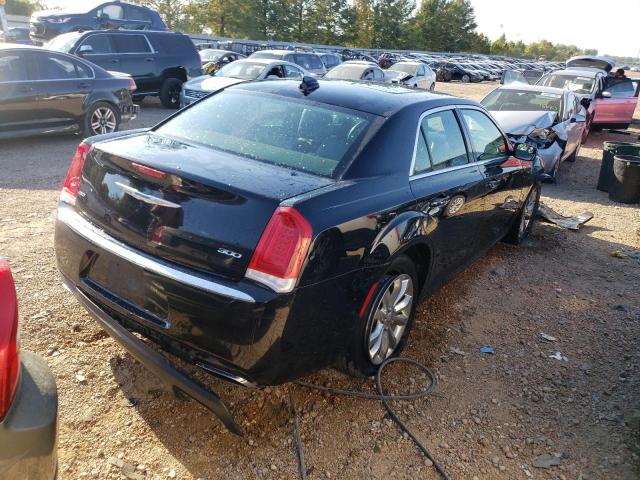 Photo 4 from auction – 2017 CHRYSLER 300 LIMITE with VIN 2C3CCARG7HH541956
