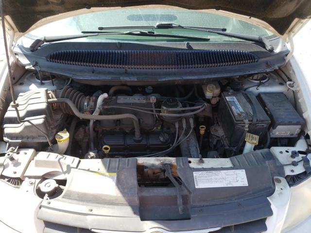 Photo 7 from auction – 2005 CHRYSLER TOWN & COU with VIN 1C4GP45R95B442005