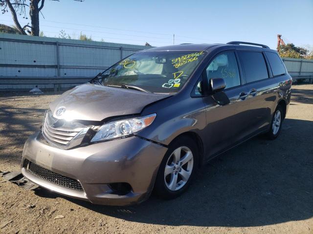 Photo 2 from auction – 2017 TOYOTA SIENNA LE with VIN 5TDKZ3DC2HS863766