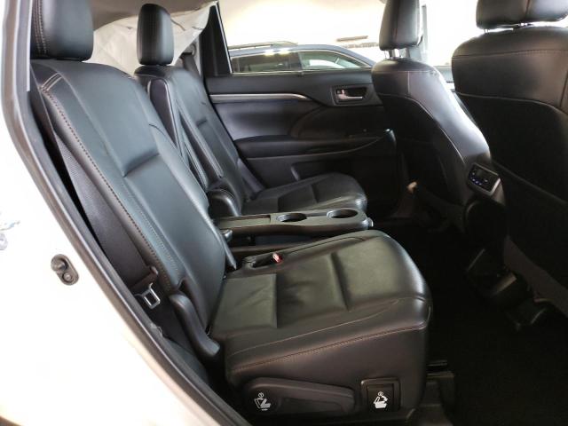 Photo 6 from auction – 2017 TOYOTA HIGHLANDER with VIN 5TDDZRFH6HS482989