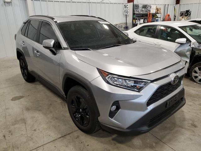 TOYOTA RAV4 XLE 2019 with VIN 2T3P1RFV5KC030338 - Photo from auction