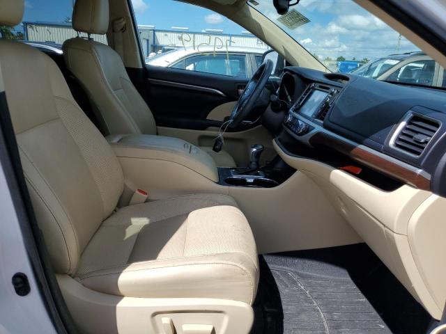 Photo 5 from auction – 2016 TOYOTA HIGHLANDER with VIN 5TDYKRFH0GS173149