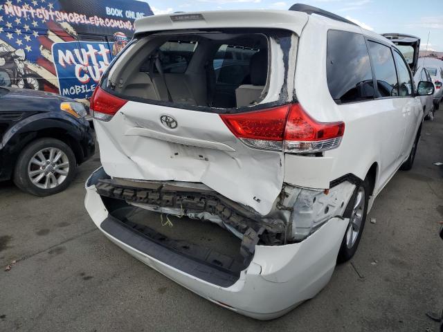 Photo 4 from auction – 2013 TOYOTA SIENNA LE with VIN 5TDKK3DC8DS359527