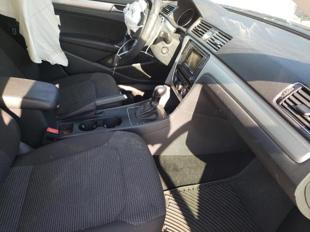 Photo 5 from auction – 2016 VOLKSWAGEN PASSAT S with VIN 1VWAS7A39GC046559