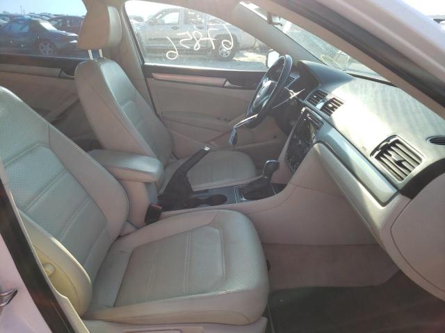 Photo 5 from auction – 2015 VOLKSWAGEN PASSAT S with VIN 1VWAT7A30FC061222