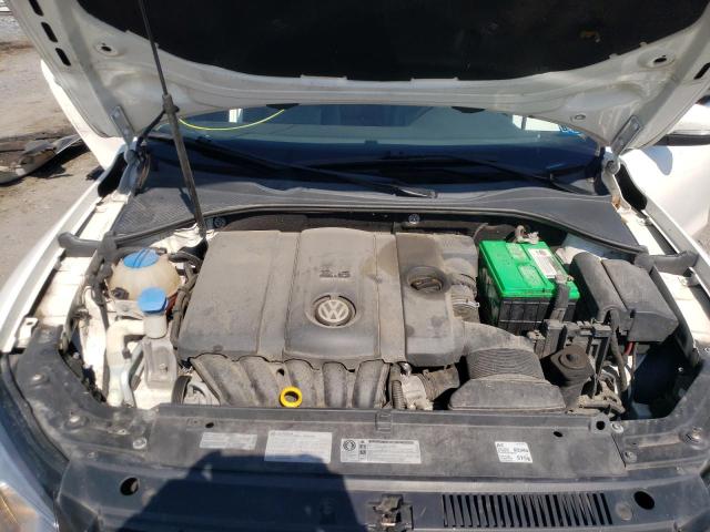 Photo 7 from auction – 2014 VOLKSWAGEN PASSAT SE with VIN 1VWBP7A34EC003783