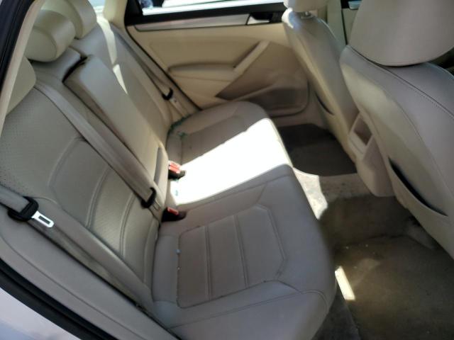 Photo 6 from auction – 2015 VOLKSWAGEN PASSAT S with VIN 1VWAT7A33FC110381