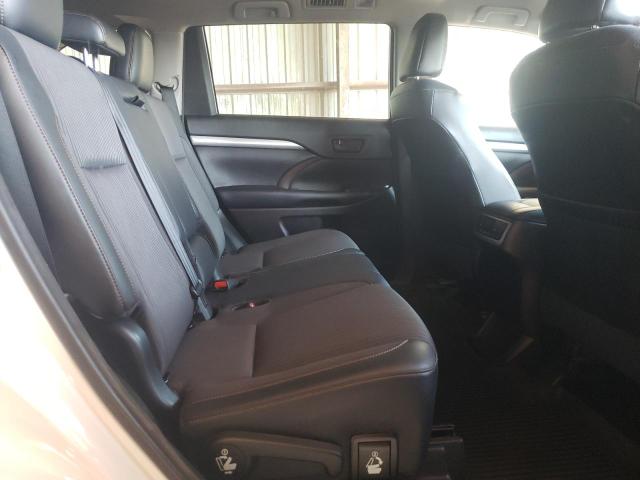 Photo 6 from auction – 2017 TOYOTA HIGHLANDER with VIN 5TDZZRFH4HS230437
