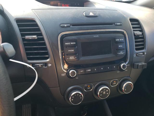 Photo 9 from auction – 2018 KIA FORTE LX with VIN 3KPFK4A71JE203852