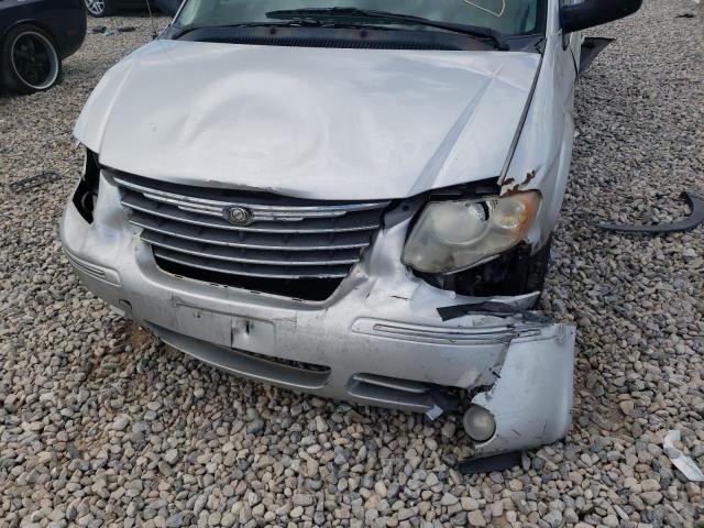 Photo 9 from auction – 2005 CHRYSLER TOWN & COU with VIN 2C8GP64L35R338716