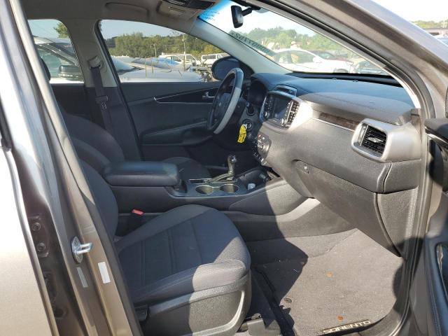 Photo 5 from auction – 2017 KIA SORENTO LX with VIN 5XYPGDA32HG289544