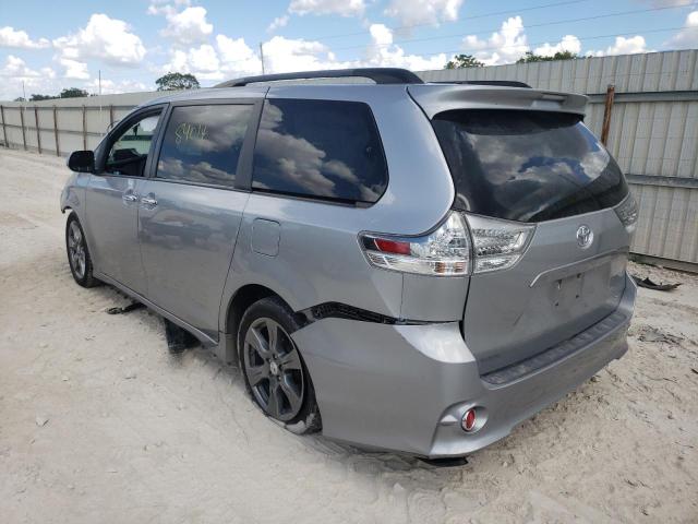 Photo 3 from auction – 2017 TOYOTA SIENNA SE with VIN 5TDXZ3DC2HS887488