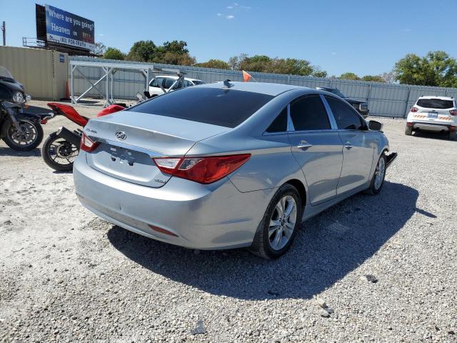 Photo 4 from auction – 2011 HYUNDAI SONATA SE with VIN 5NPEC4AC0BH134283