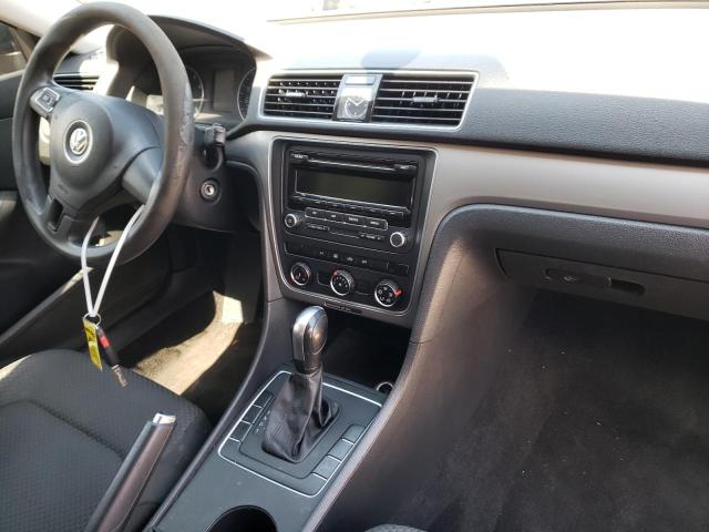 Photo 9 from auction – 2015 VOLKSWAGEN PASSAT S with VIN 1VWAT7A3XFC048719