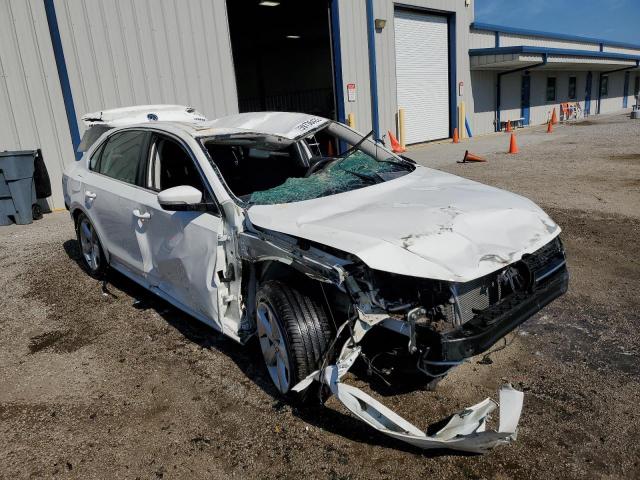VOLKSWAGEN PASSAT S 2014 with VIN 1VWAT7A30EC054690 - Photo from auction