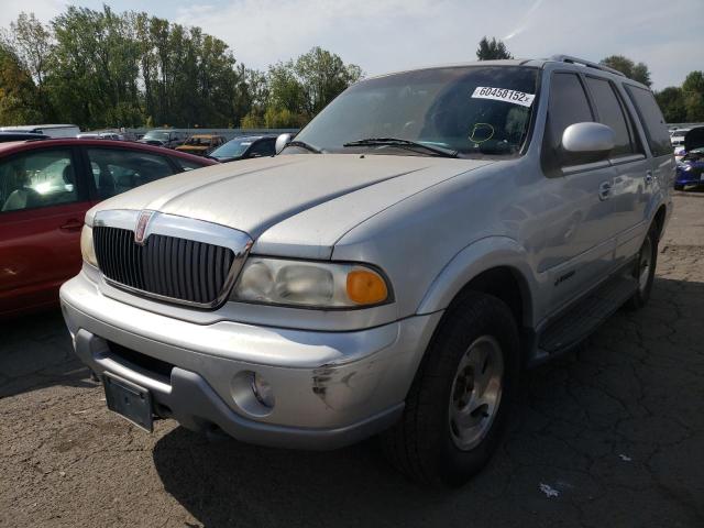 Photo 2 from auction – 2000 LINCOLN NAVIGATOR with VIN 5LMFU28A2YLJ40321