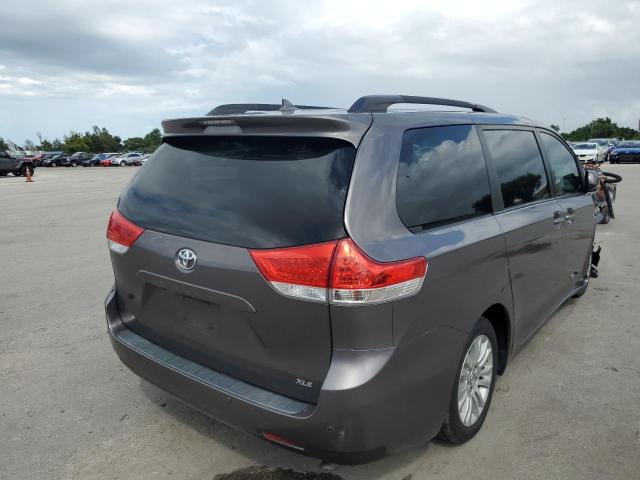 Photo 4 from auction – 2013 TOYOTA SIENNA XLE with VIN 5TDYK3DC7DS347637