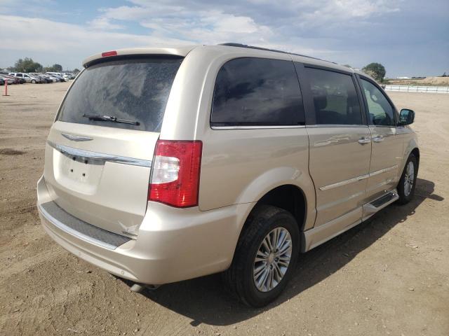 Photo 4 from auction – 2016 CHRYSLER TOWN & COU with VIN 2C7WC1CG2GR247281