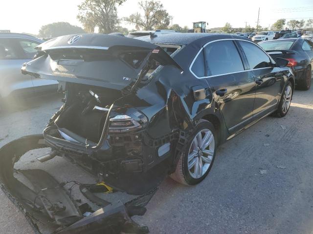 Photo 4 from auction – 2017 VOLKSWAGEN PASSAT SEL with VIN 1VWCT7A38HC032885