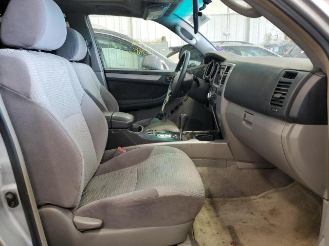 Photo 5 from auction – 2004 TOYOTA 4RUNNER SR with VIN JTEBU14R040042648
