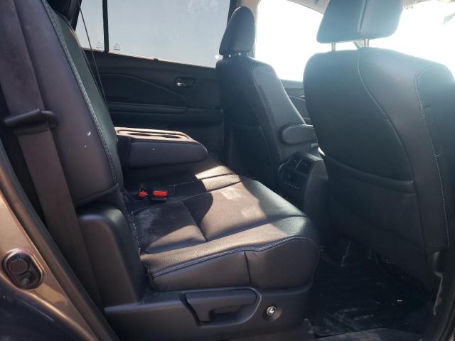 Photo 6 from auction – 2017 HONDA PILOT TOUR with VIN 5FNYF5H90HB013832