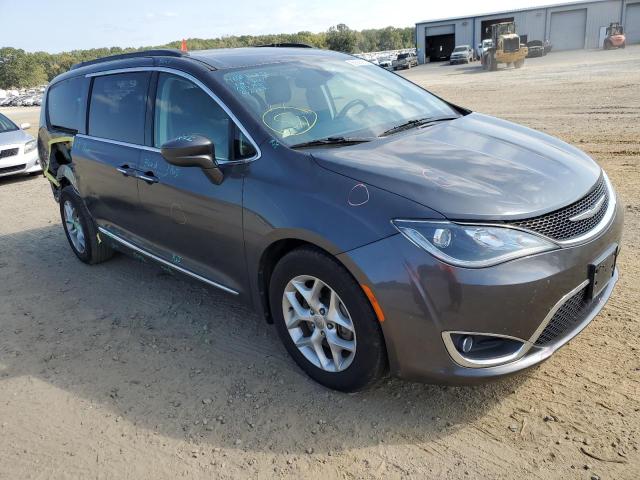 CHRYSLER PACIFICA T 2017 with VIN 2C4RC1BG8HR820505 - Photo from auction
