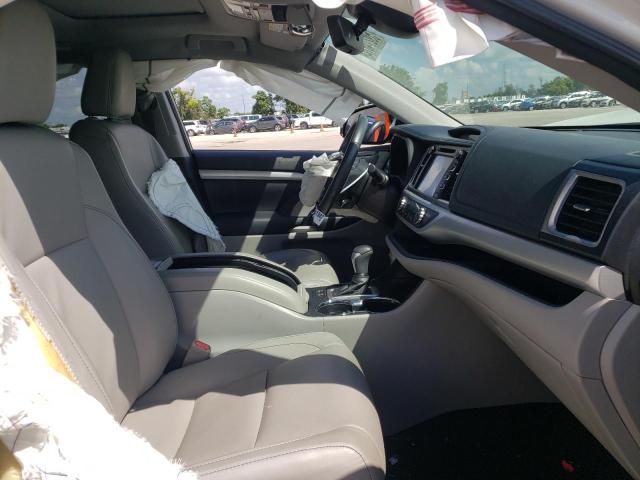 Photo 5 from auction – 2018 TOYOTA HIGHLANDER with VIN 5TDKZRFH4JS536593