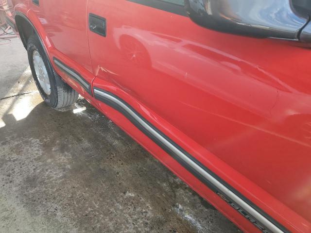 Photo 9 from auction – 1998 CHEVROLET BLAZER with VIN 1GNDT13W1W2108257