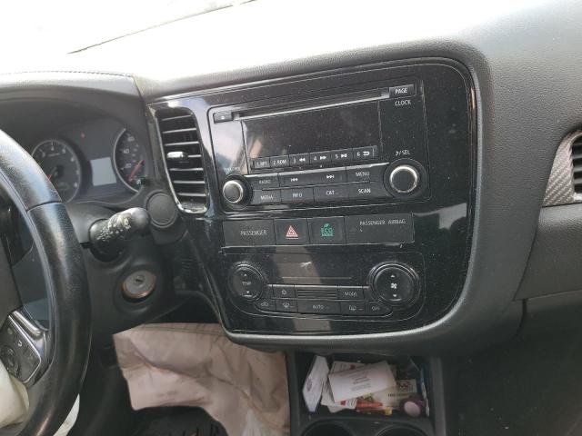 Photo 9 from auction – 2016 MITSUBISHI OUTLANDER with VIN JA4AD2A36GZ021254