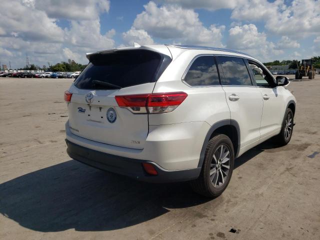 Photo 4 from auction – 2018 TOYOTA HIGHLANDER with VIN 5TDKZRFH4JS536593