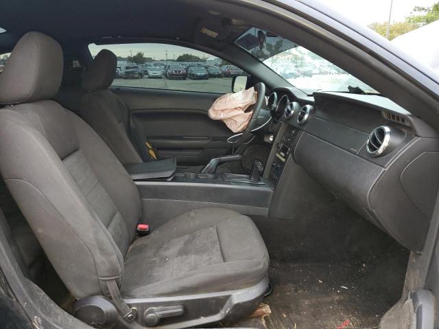 Photo 5 from auction – 2005 FORD MUSTANG with VIN 1ZVFT80N155162349
