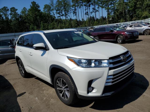 Фото 1 с аукциона – 2018 TOYOTA HIGHLANDER с VIN 5TDKZRFH2JS529514