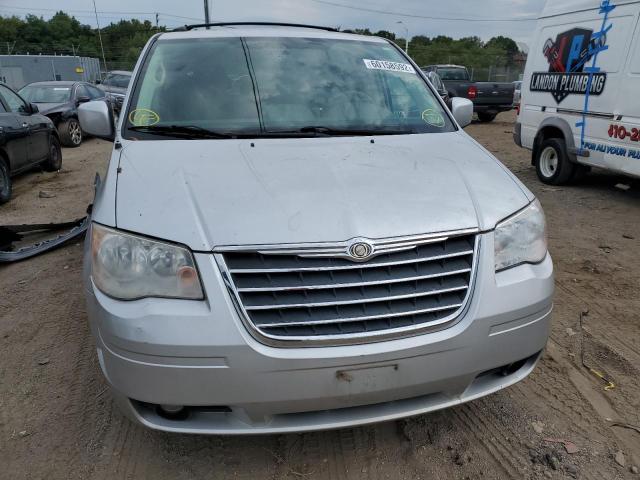 Photo 9 from auction – 2010 CHRYSLER TOWN & COU with VIN 2A4RR5D13AR432483