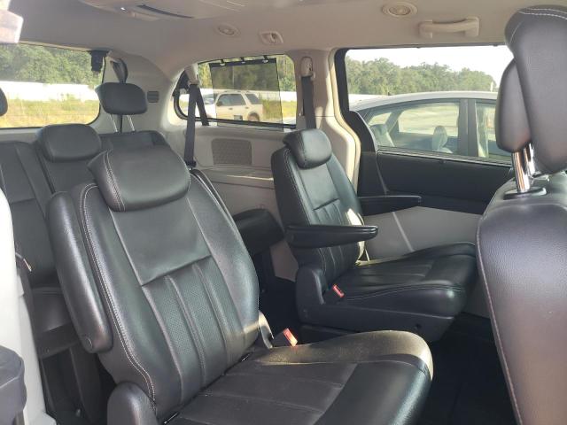 Photo 6 from auction – 2010 CHRYSLER TOWN & COU with VIN 2A4RR8D12AR330688