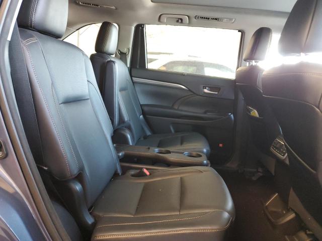 Photo 6 from auction – 2017 TOYOTA HIGHLANDER with VIN 5TDDGRFH9HS024711