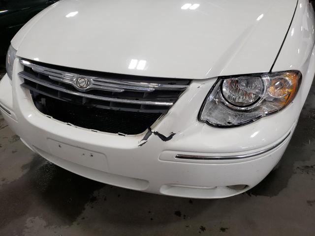 Photo 9 from auction – 2005 CHRYSLER TOWN & COU with VIN 2C8GP64L55R196546