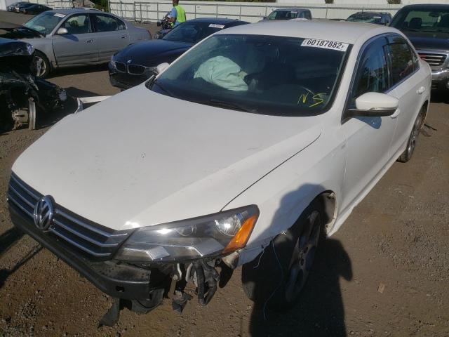 Photo 2 from auction – 2014 VOLKSWAGEN PASSAT S with VIN 1VWAT7A30EC025660