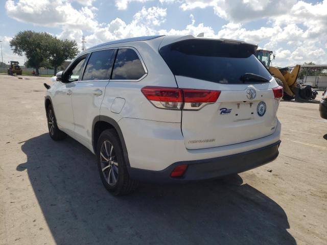 Photo 3 from auction – 2018 TOYOTA HIGHLANDER with VIN 5TDKZRFH4JS536593