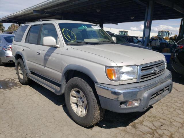 TOYOTA 4RUNNER SR 2000 with VIN JT3GN86R9Y0138429 - Photo from auction