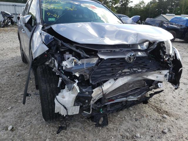 Photo 9 from auction – 2019 TOYOTA RAV4 XLE with VIN JTMP1RFV4KD042489