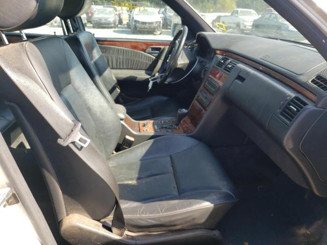 Photo 5 from auction – 1998 MERCEDES-BENZ E 320 with VIN WDBJF65F0WA682995