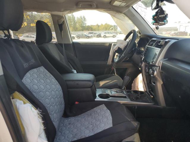 Photo 5 from auction – 2022 TOYOTA 4RUNNER SR with VIN JTEEU5JR8N5266876
