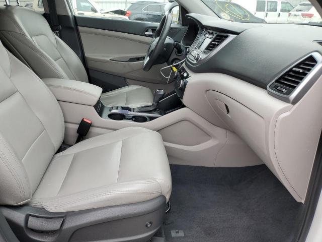 Photo 5 from auction – 2017 HYUNDAI TUCSON LIM with VIN KM8J3CA20HU271962
