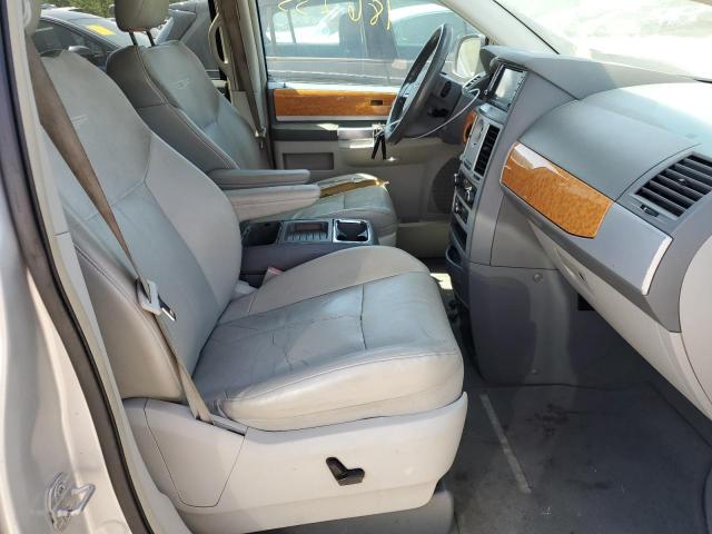 Photo 5 from auction – 2008 CHRYSLER TOWN & COU with VIN 2A8HR64X68R817180