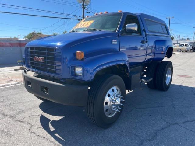 Photo 2 from auction – 2002 GMC C-SERIES C with VIN 1GDJ7H1E12J900780