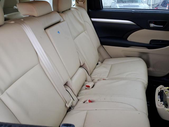Photo 6 from auction – 2019 TOYOTA HIGHLANDER with VIN 5TDJZRFH9KS585494