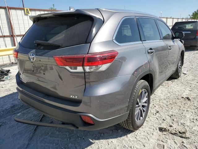Photo 4 from auction – 2019 TOYOTA HIGHLANDER with VIN 5TDKZRFH5KS321807