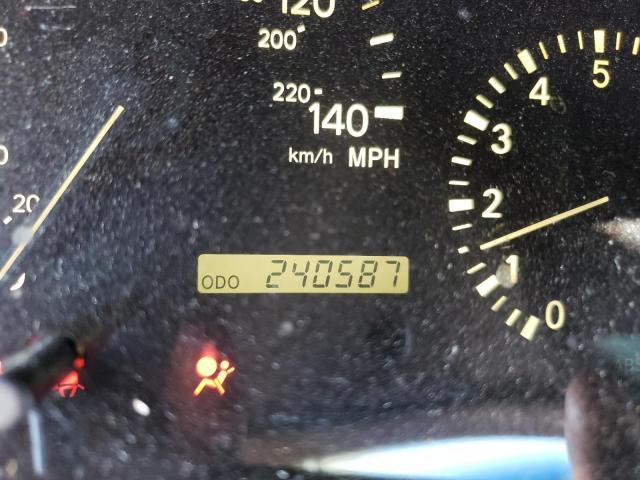 Photo 8 from auction – 2002 LEXUS RX 300 with VIN JTJGF10U720146384