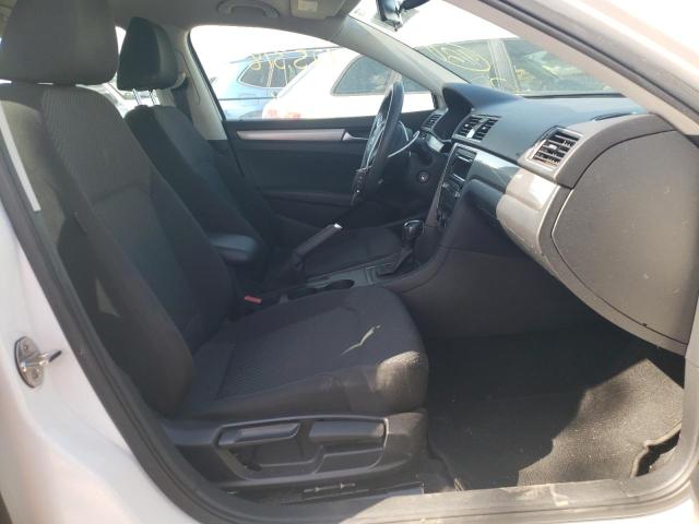 Photo 5 from auction – 2015 VOLKSWAGEN PASSAT S with VIN 1VWAT7A38FC068595